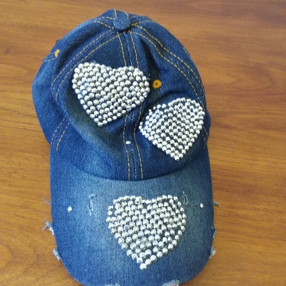 Caps - Picture 12 of 16